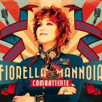 Fiorella Mannoia nella cover dell'album "Combattente"