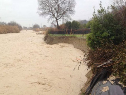 L'argine sud del torrente Tesino a Grottammare