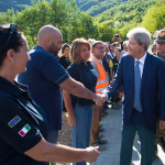 Terremoto, il premier Paolo Gentiloni nelle zone colpite dal sisma. Visita ad Arquata del Tronto