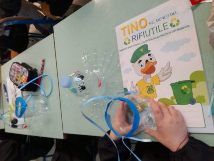 Lezione nell'ambito del progetto "Tino nel mondo del RifiUtile"