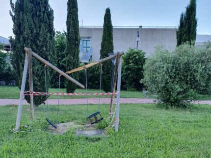 Vandali al parco 1° Maggio di Grottammare