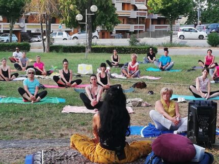 Corso di yoga a Folignano