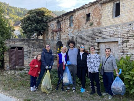 Tappa a Massignano per i volontari di Questione Natura