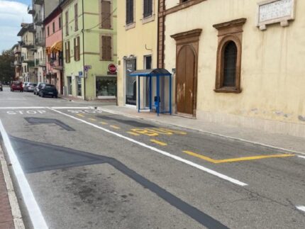 Nuova fermata dell'autobus in via Matteotti a Grottammare