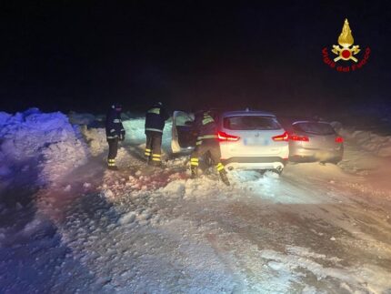 Mezzi intrappolati dalla neve ad Arquata del Tronto