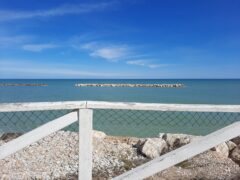 Scogliera realizzata sul lungomare nord di Grottammare