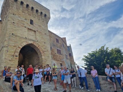 Tappa a Cossignano per l'iniziativa "Percorsi culturali piceni"