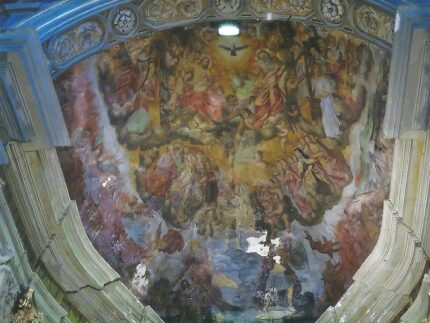 Affresco rovinato presso la chiesa di Santa Maria del Carmine ad Ascoli