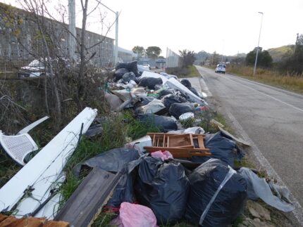 Discarica abusiva lungo la Sp 88