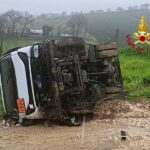Autocisterna ribaltata a Montefiore dell'Aso