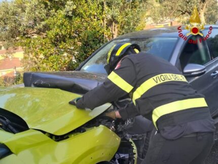 Frontale tra due auto a Castel di Lama