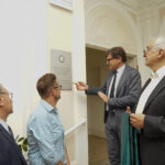 Targa dedicata a Mario Giacomelli a Palazzo delle Marche