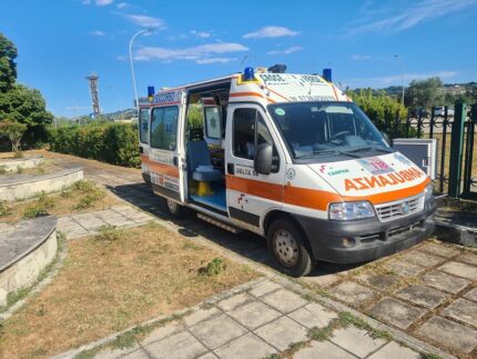 Ambulanza donata a Bosobe, in Congo