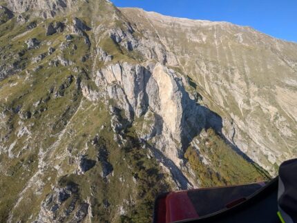 Monitoraggio in elicottero della frana sul Vettore a Montegallo