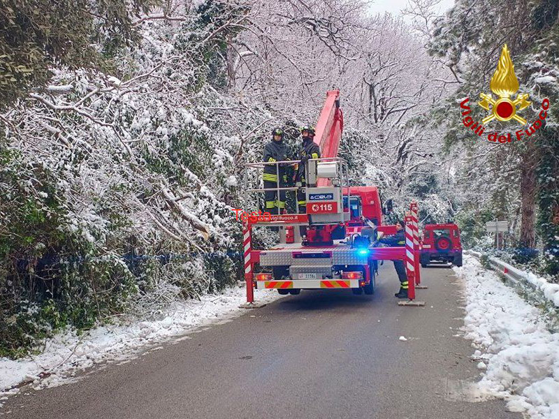 Neve sulle Marche tra il 5 e il 7 gennaio 2026: interventi dei Vigili del Fuoco