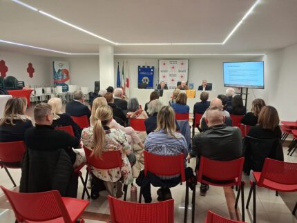 Incontro a Porto d'Ascoli su giovani e digitale